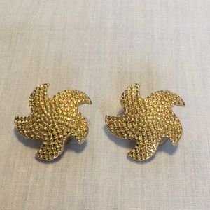 ‼️final must bundle ‼️Gold tone Starfish Earrings